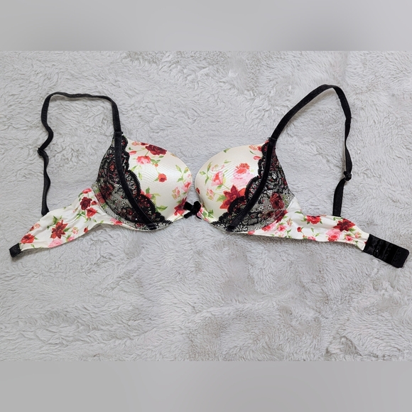 Victoria's Secret Very Sexy Push-up Bra 32C - Picture 2 of 6